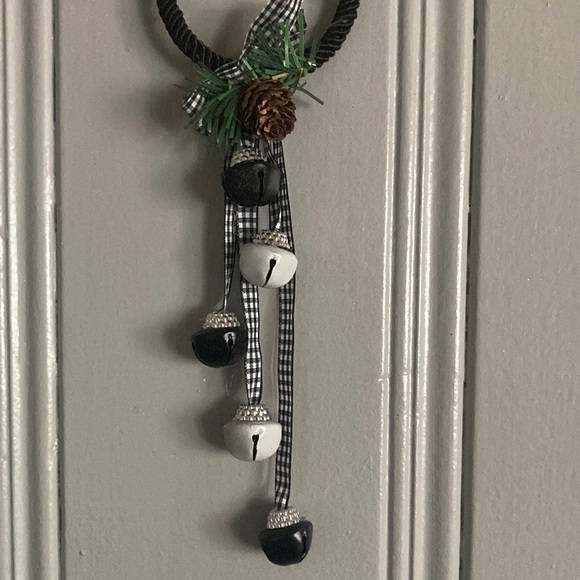 NWT Black & White Buffalo Check Plaid Door Knob Hanger with Pinecone- Black - Picture 7 of 8
